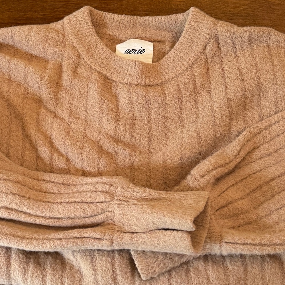 SOLD- Aerie sweater